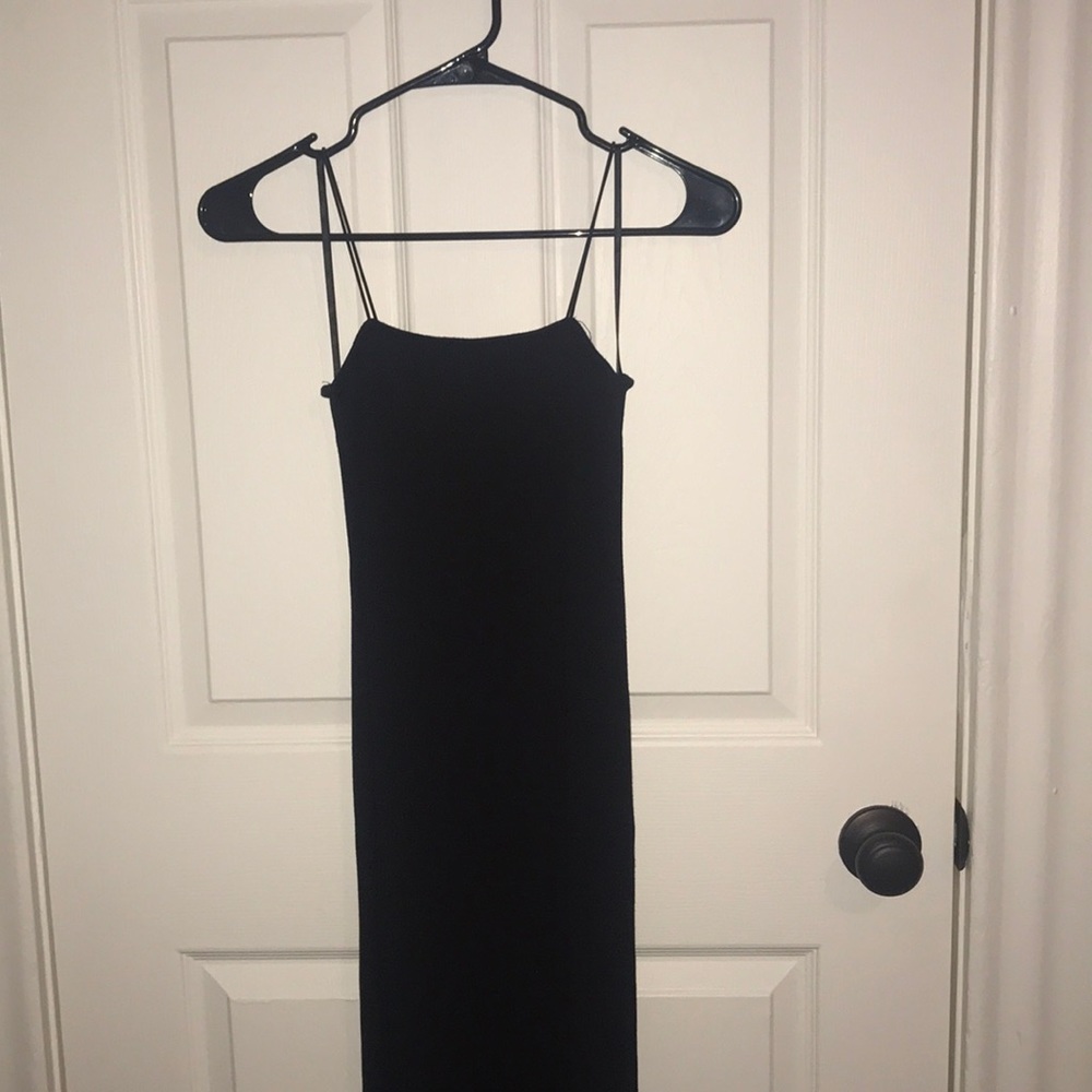 Black Dress (Formfitting, Long)